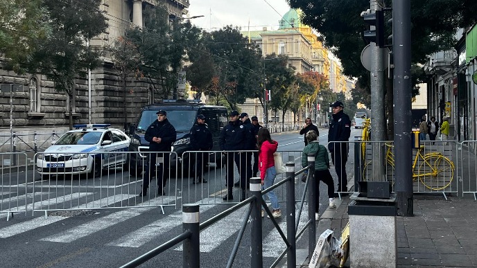 Policija u blizini RIK